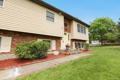 12 Carnation Drive, Nanuet, NY 10954 - Photo 2