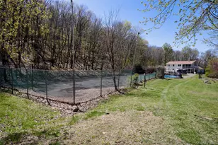 32 Cole Rd, Pleasant Valley, NY 12569 - Photo 4