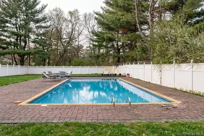 2 Vanderbilt Parkway, Dix Hills, NY 11746 - Photo 44