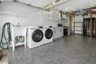 2 Vanderbilt Pkwy, Dix Hills, NY 11746 - Photo 40