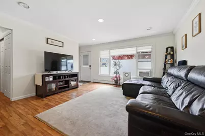 440 Cole Place, Bethpage, NY 11714 - Photo 8