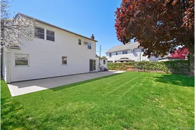 440 Cole Place, Bethpage, NY 11714 - Photo 4