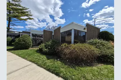 121 W Oak Street #STE 1, Amityville, NY 11701 - Photo 1