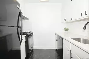 3 Birchwood Ct, Mineola, NY 11501 - Photo 6