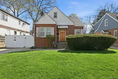 450 Linden Street, West Hempstead, NY 11552 - Photo 1