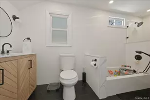 450 Linden St, West Hempstead, NY 11552 - Photo 16