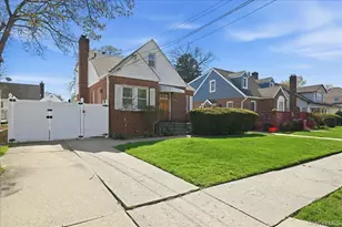 450 Linden St, West Hempstead, NY 11552 - Photo 2