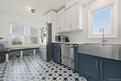 450 Linden Street, West Hempstead, NY 11552 - Photo 6