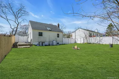 133 Lakeview Drive, Mastic Beach, NY 11951 - Photo 20