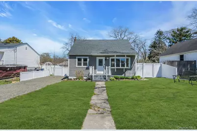 133 Lakeview Drive, Mastic Beach, NY 11951 - Photo 2