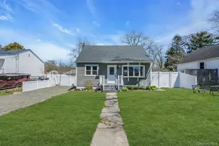 133 Lakeview Dr, Mastic Beach, NY 11951 - Photo 2