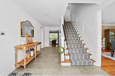 1 Horseshoe Path, Lloyd Harbor, NY 11743 - Photo 2