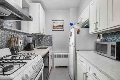 58 Grace Avenue #1G, Great Neck, NY 11021 - Photo 8