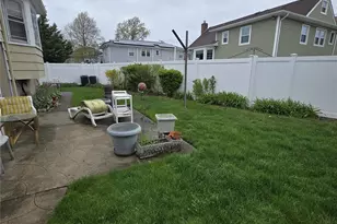 25-44 Bayswater Ave, Far Rockaway, NY 11691 - Photo 4