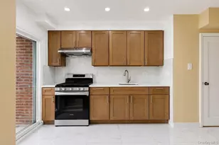 69-16 Fresh Meadow Ln, Fresh Meadows, NY 11365 - Photo 12