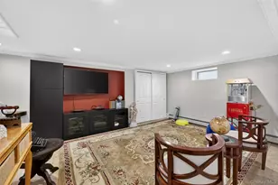 938 Van Buren Ave, Franklin Square, NY 11010 - Photo 30