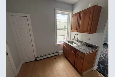 60 Carroll Street #D8, Poughkeepsie, NY 12601 - Photo 4