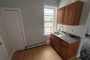 60 Carroll St, Poughkeepsie, NY 12601 - Photo 4