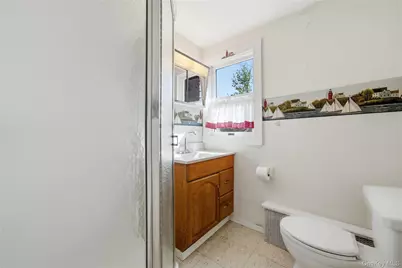 6 Central Avenue, Amityville, NY 11701 - Photo 36