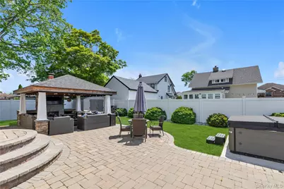 5 Lloyd Avenue, Lynbrook, NY 11563 - Photo 22