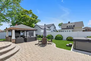 5 Lloyd Ave, Lynbrook, NY 11563 - Photo 22