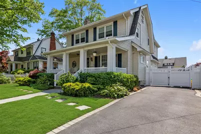 5 Lloyd Avenue, Lynbrook, NY 11563 - Photo 2