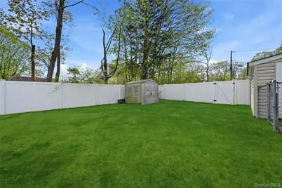 27 Halsey Street, Islandia, NY 11749 - Photo 34