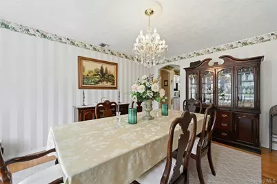 27 Halsey Street, Islandia, NY 11749 - Photo 6
