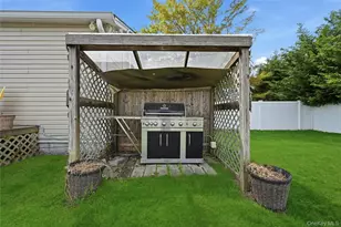 27 Halsey St, Islandia, NY 11749 - Photo 32