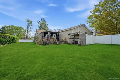 27 Halsey Street, Islandia, NY 11749 - Photo 32