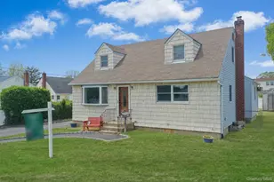3 Layton Ave, Hicksville, NY 11801 - Photo 34