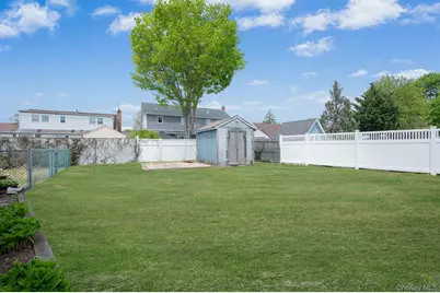 3 Layton Avenue, Hicksville, NY 11801 - Photo 30