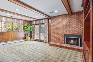 18 Herkimer Ave, Jericho, NY 11753 - Photo 6
