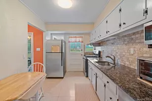 38 Miller Blvd, Syosset, NY 11791 - Photo 8
