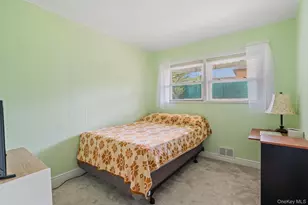 38 Miller Blvd, Syosset, NY 11791 - Photo 14