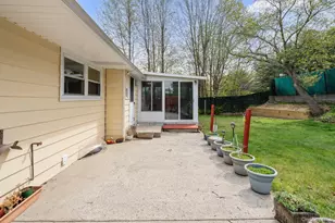 38 Miller Blvd, Syosset, NY 11791 - Photo 28