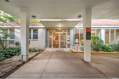 138-10 Franklin Avenue #5E, Flushing, NY 11355 - Photo 2