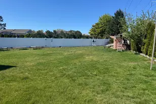 12 Hilton Ct, Hicksville, NY 11801 - Photo 4