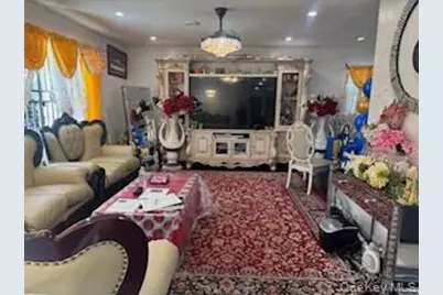12 Hilton Court, Hicksville, NY 11801 - Photo 6