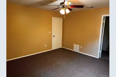 11 Park Manor Court #11, Glen Cove, NY 11542 - Photo 12