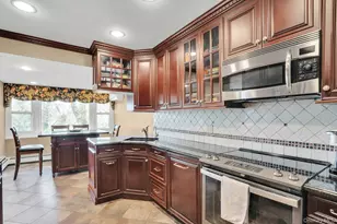 21 Ground Pine Ct, Dix Hills, NY 11746 - Photo 20