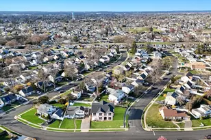 2 Poppy Ln, Levittown, NY 11756 - Photo 28