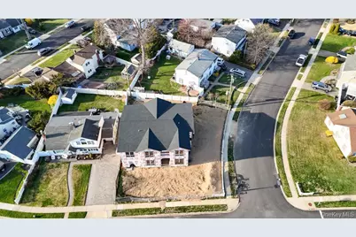 2 Poppy Lane, Levittown, NY 11756 - Photo 30