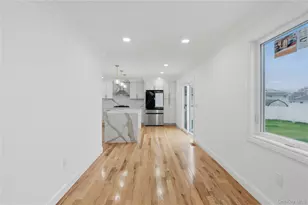 219 Granada Pkwy, Lindenhurst, NY 11757 - Photo 6