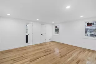 219 Granada Pkwy, Lindenhurst, NY 11757 - Photo 22