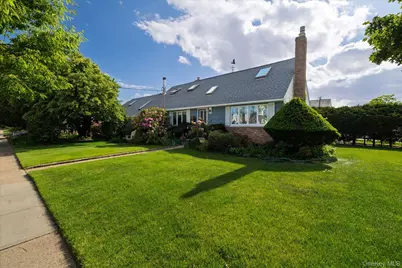 34 Seabreeze Road, Massapequa, NY 11758 - Photo 2