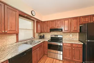 18 Kilburn Ave, Huntington Station, NY 11746 - Photo 14