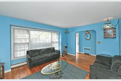 18 Kilburn Avenue, Huntington Station, NY 11746 - Photo 8
