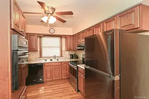 18 Kilburn Ave, Huntington Station, NY 11746 - Photo 12
