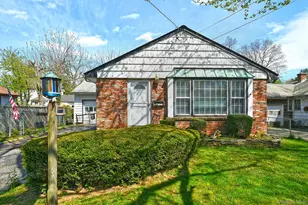 18 Kilburn Ave, Huntington Station, NY 11746 - Photo 2